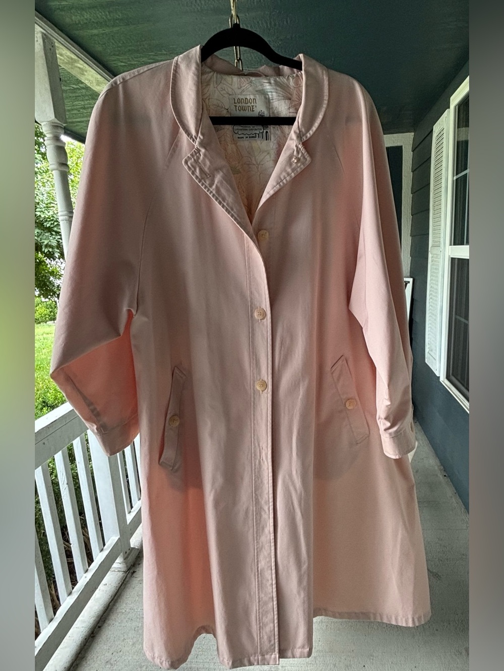Vintage London Towne Trench.